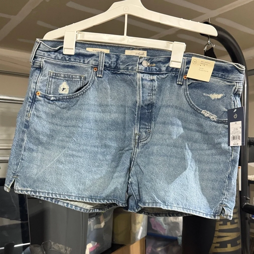 Universal Thread 90s baggy Light Blue Distressed Denim Jean Shorts Sz 16